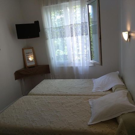 Le Monopole Hotell Reims Eksteriør bilde