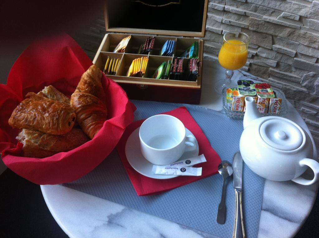 Le Monopole Hotell Reims Rom bilde