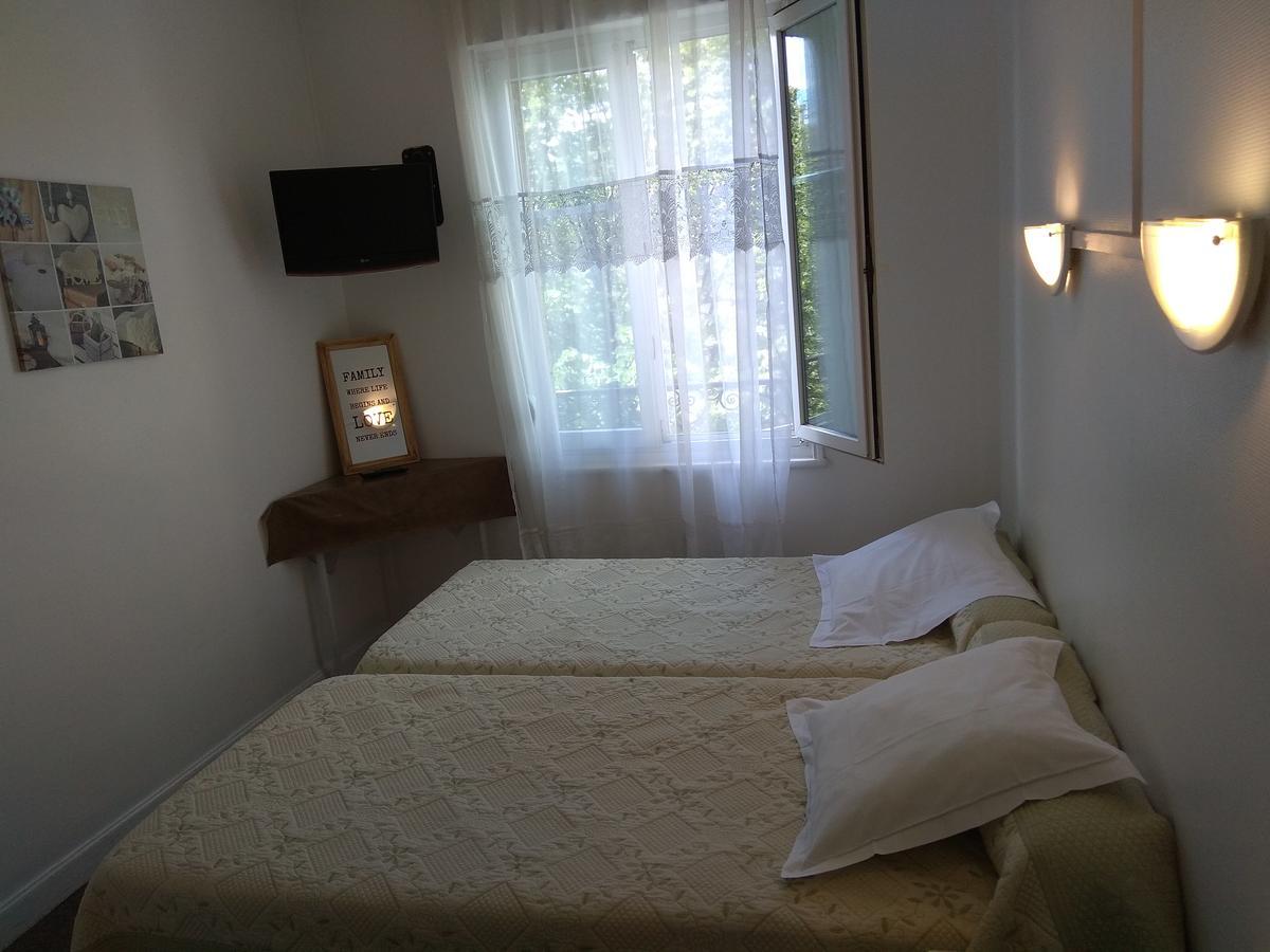 Le Monopole Hotell Reims Eksteriør bilde
