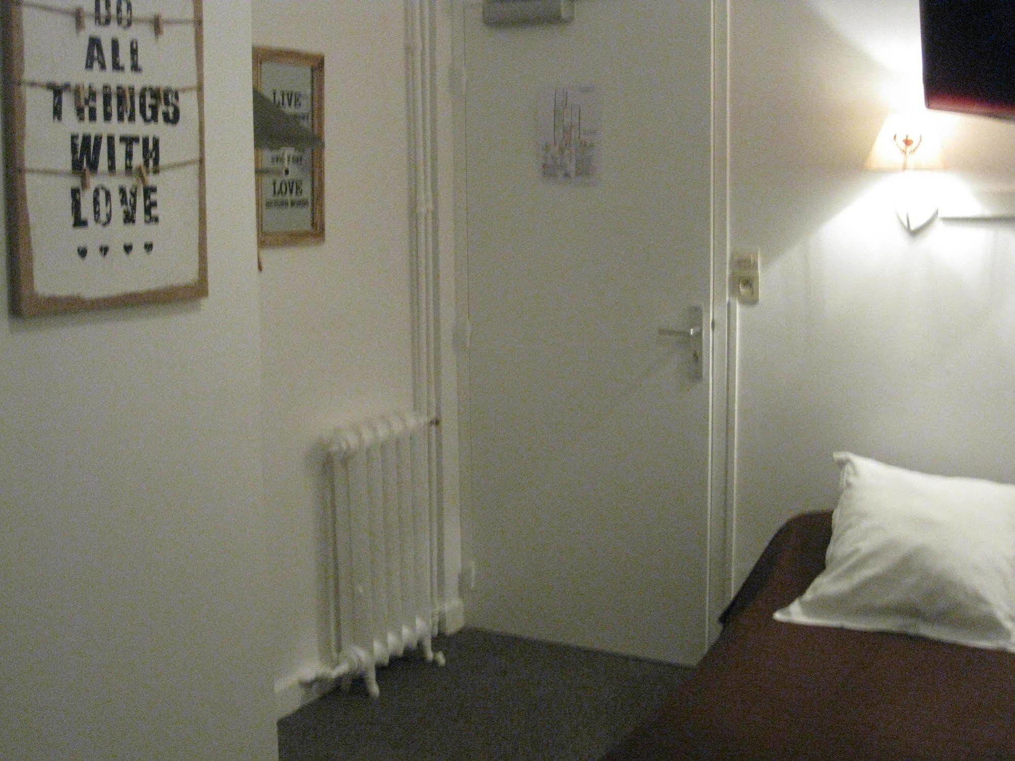 Le Monopole Hotell Reims Eksteriør bilde