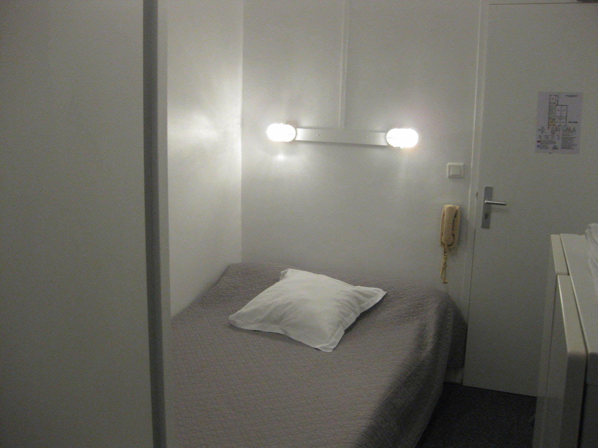 Le Monopole Hotell Reims Eksteriør bilde